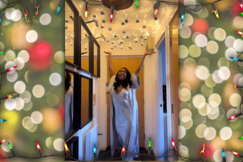A Festive Trend That Will Brighten Your Holiday (and Hallway)