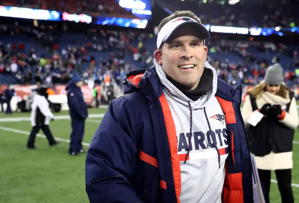 McDaniels Stuns Colts; Will Stay with Patriots